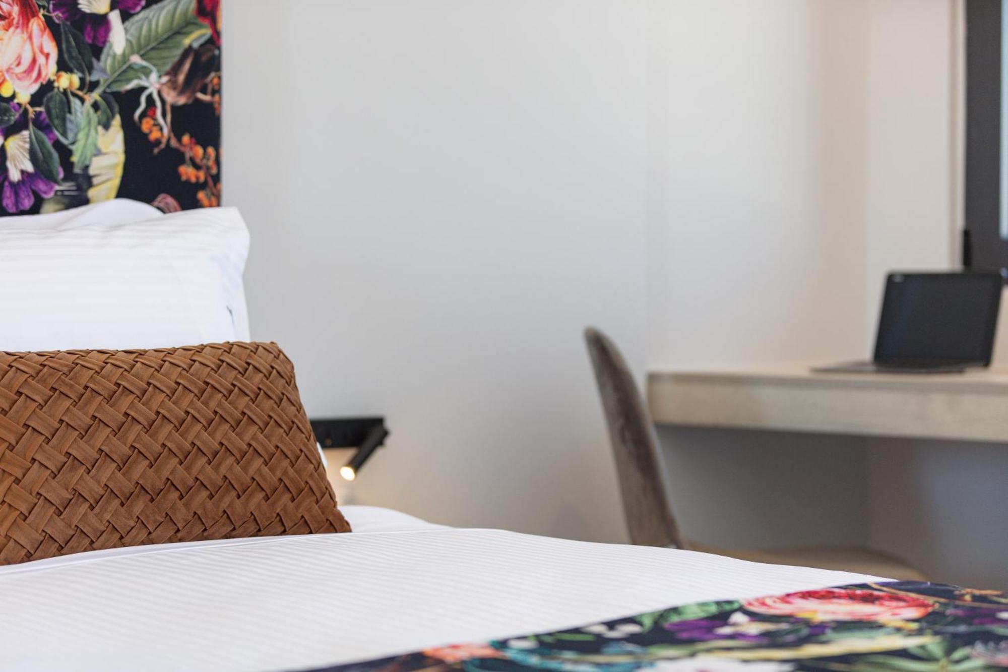 Lines Concept Accommodation ريثيمنو المظهر الخارجي الصورة